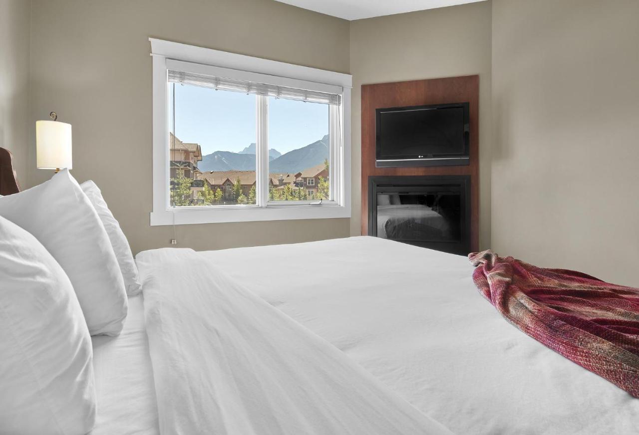 Sunset Ridge - Luxurious Corner Condo - Spectacular Mt Views With Open Pool! Canmore Exterior photo